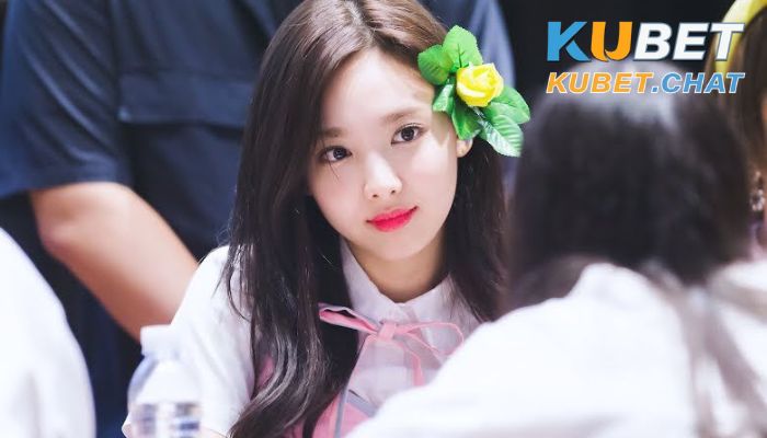Mơ thấy người nổi tiếng là điềm báo gì? Đánh con số nào? 2 Mơ thấy người nổi tiếng cho chữ ký